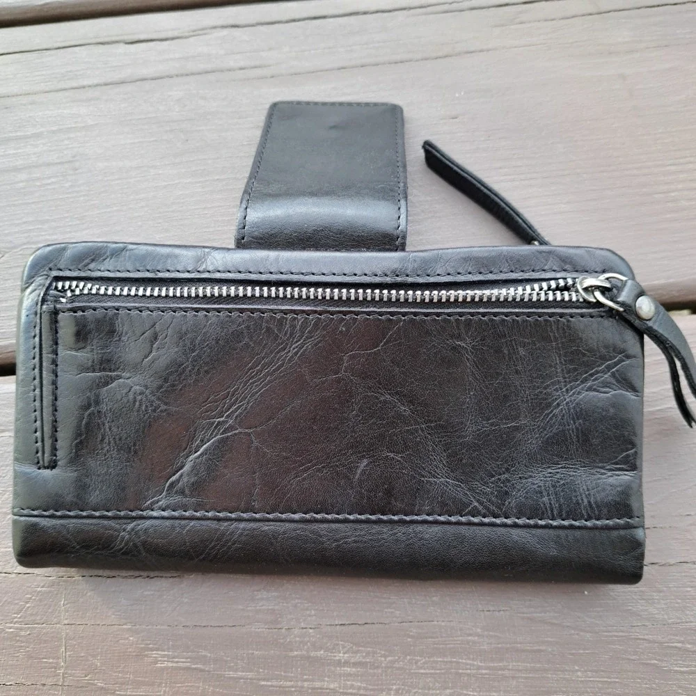 Genicci Women's Black Leather Wallet Snap Zip Exterior Interior Pocket Clutch